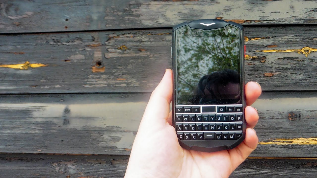 Unihertz Titan Pocket Review: The Perfect Phone in the Right Situation