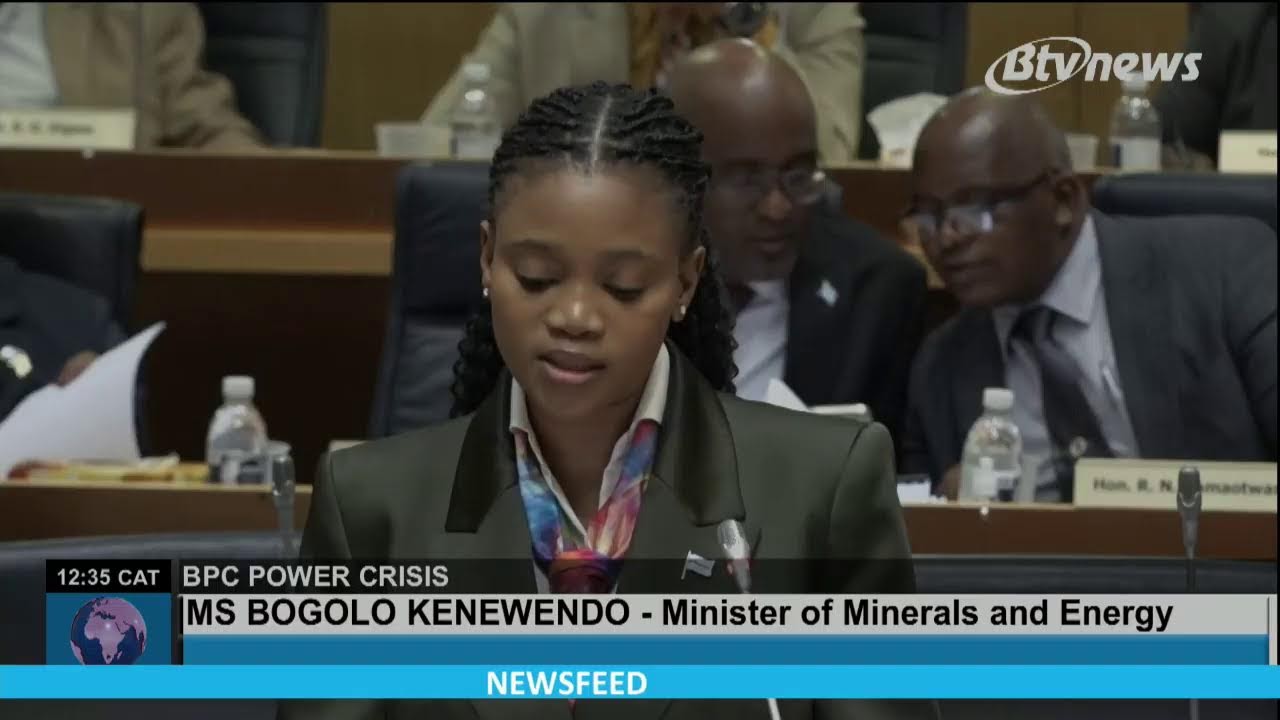 PRESIDENT ADDRESSES A KGOTLA MEETING