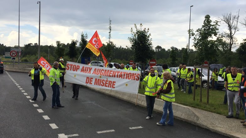Manifestation de la CGT Cofiroute au peage d'Auvours