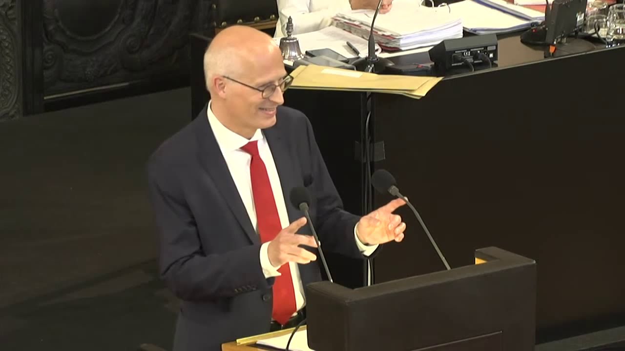 Bürgermeister Tschentscher erklärt seine Pläne für Hamburg