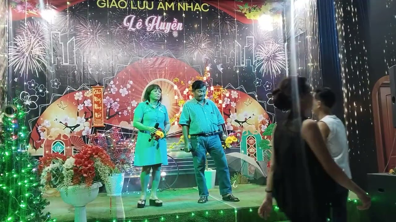CK:CHO NGƯỜI VÀO CUỘC CHIẾN __TB::C MÙI & TRẮC HIỂN 
