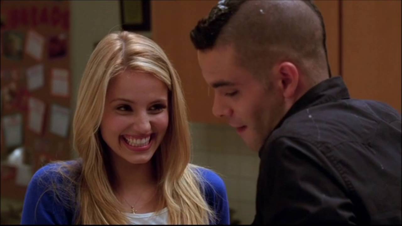 Glee - Puck and Quinn baking scene 1x09