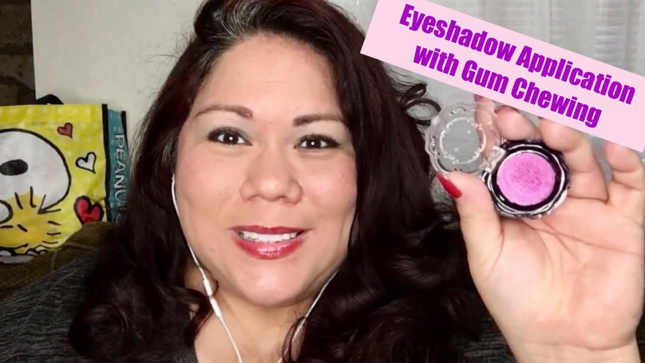ASMR APPLYING MY EYESHADOW / GUM CHEWING SOUNDS 🌟1080 HD🌟