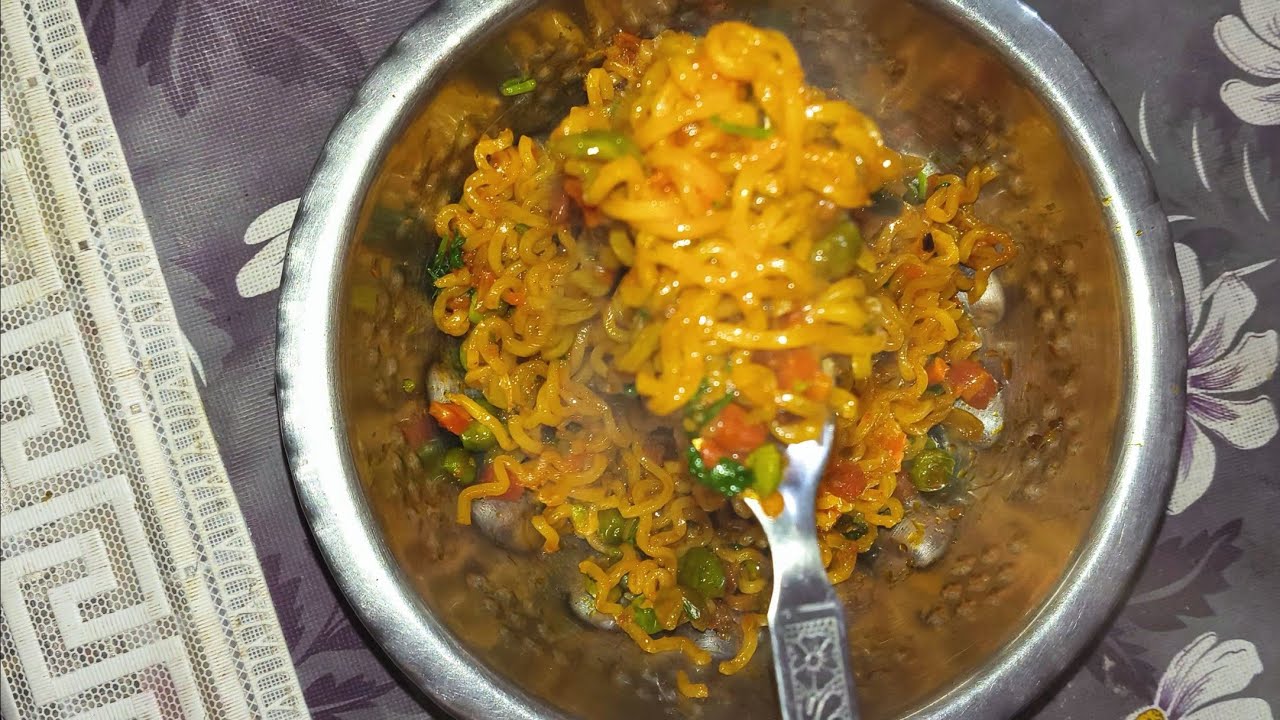 Vegetable Maggi noodles recipe 🥦🍝| 2 minutes maggi | Street style maggi Kese banaye? | Poojakitchen 
