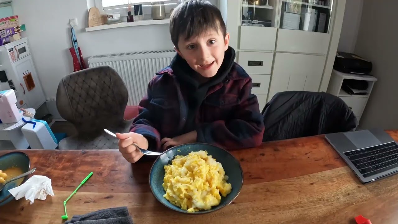 Zoobesuch und den Zoo zu Besuch zu Hause! 
#DieJanas #Familie #Familyvlog #Family #Zoo