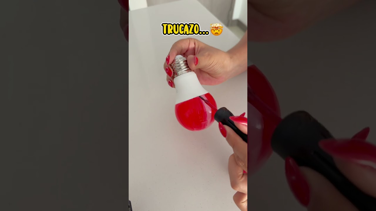 Ponle color al bombillo con esmalte de u&ntilde;as #ideascreativas #casa #tipshogar #hacks #lifehacks