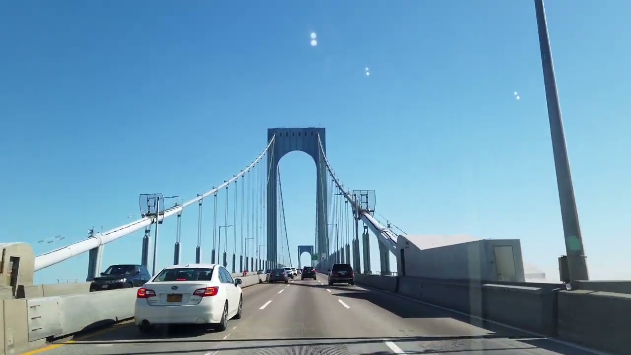Whitestone Bridge southbound from Bronx to Queens