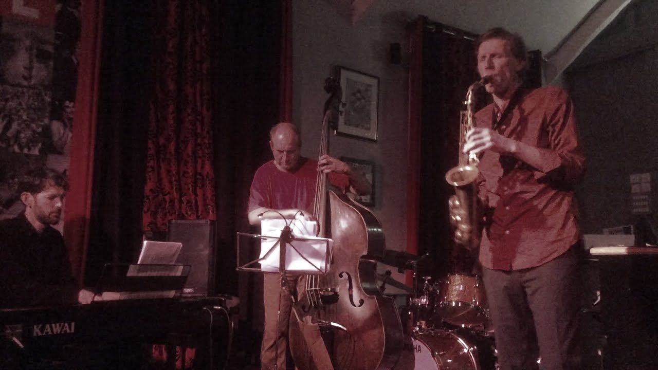 Steve Buckley live at the Globe