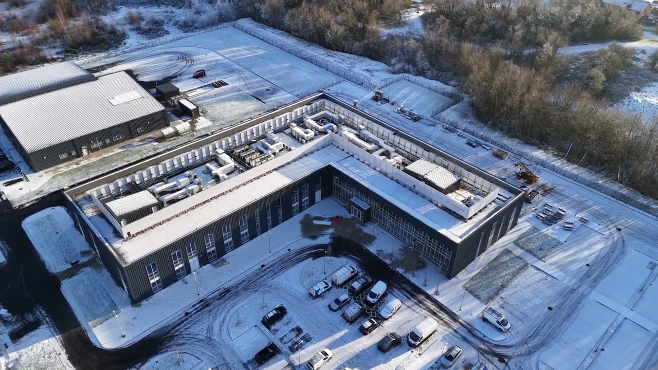 First Flight and Snow 2025 at New Mossley Build. 09-01-2025