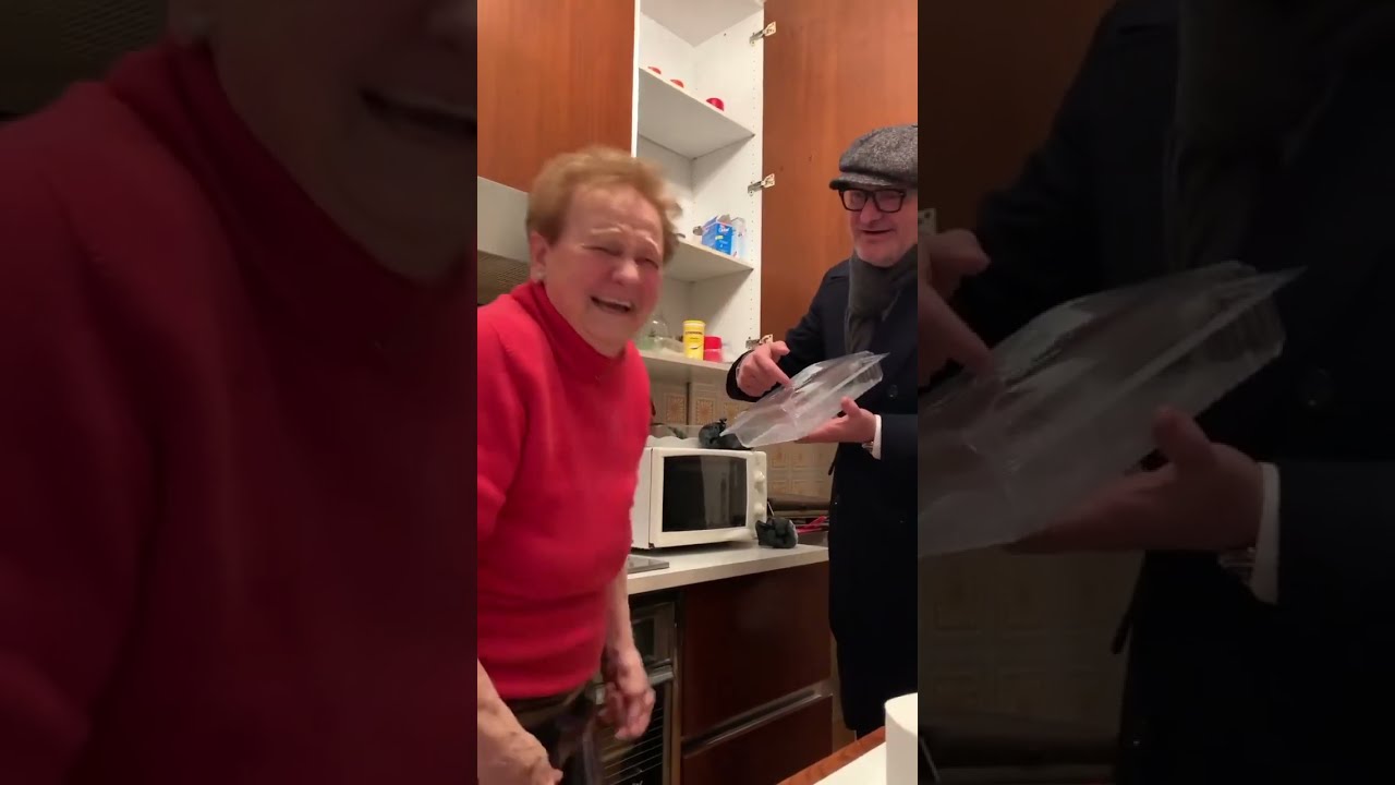Cose INUTILI a casa di mamma PUCCI (video vecchio)❤️😂