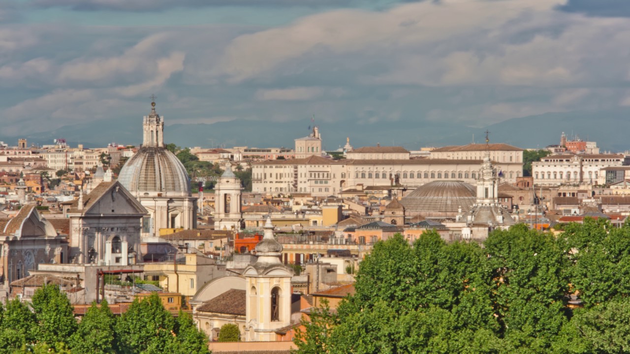 Time-lapse of the Roman cityscape.