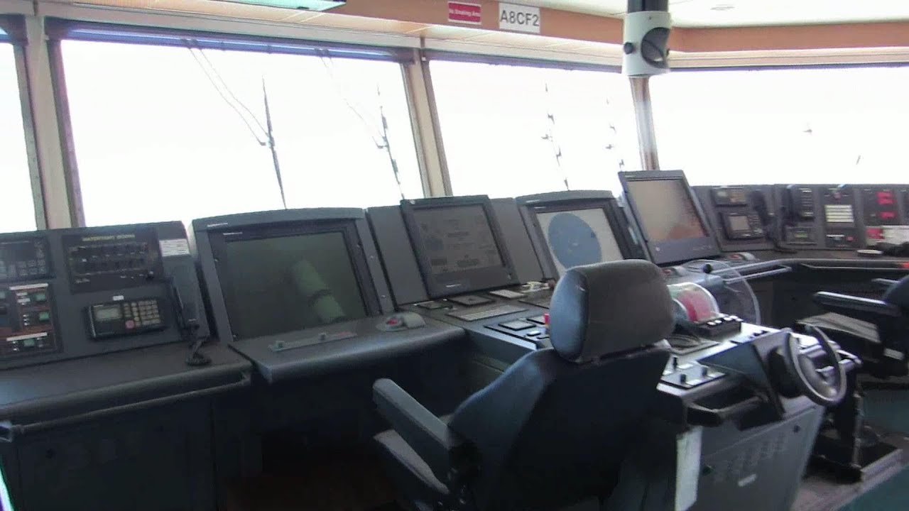 Рабочее место штурмана. Навигационное оборудование / Workplace of Navigator. Equipment