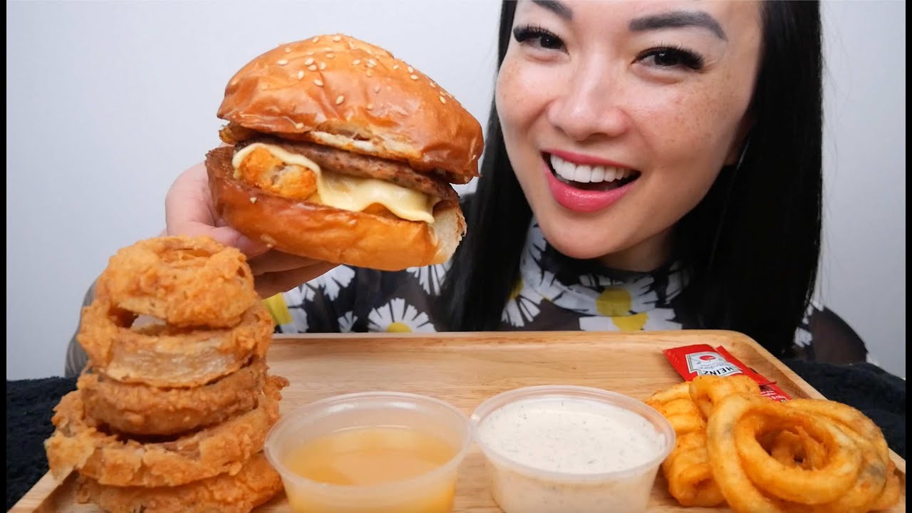 FRIED EGG PORK BURGER + ONION RINGS (ASMR EATING SOUNDS) NO TALKING | SAS-ASMR
