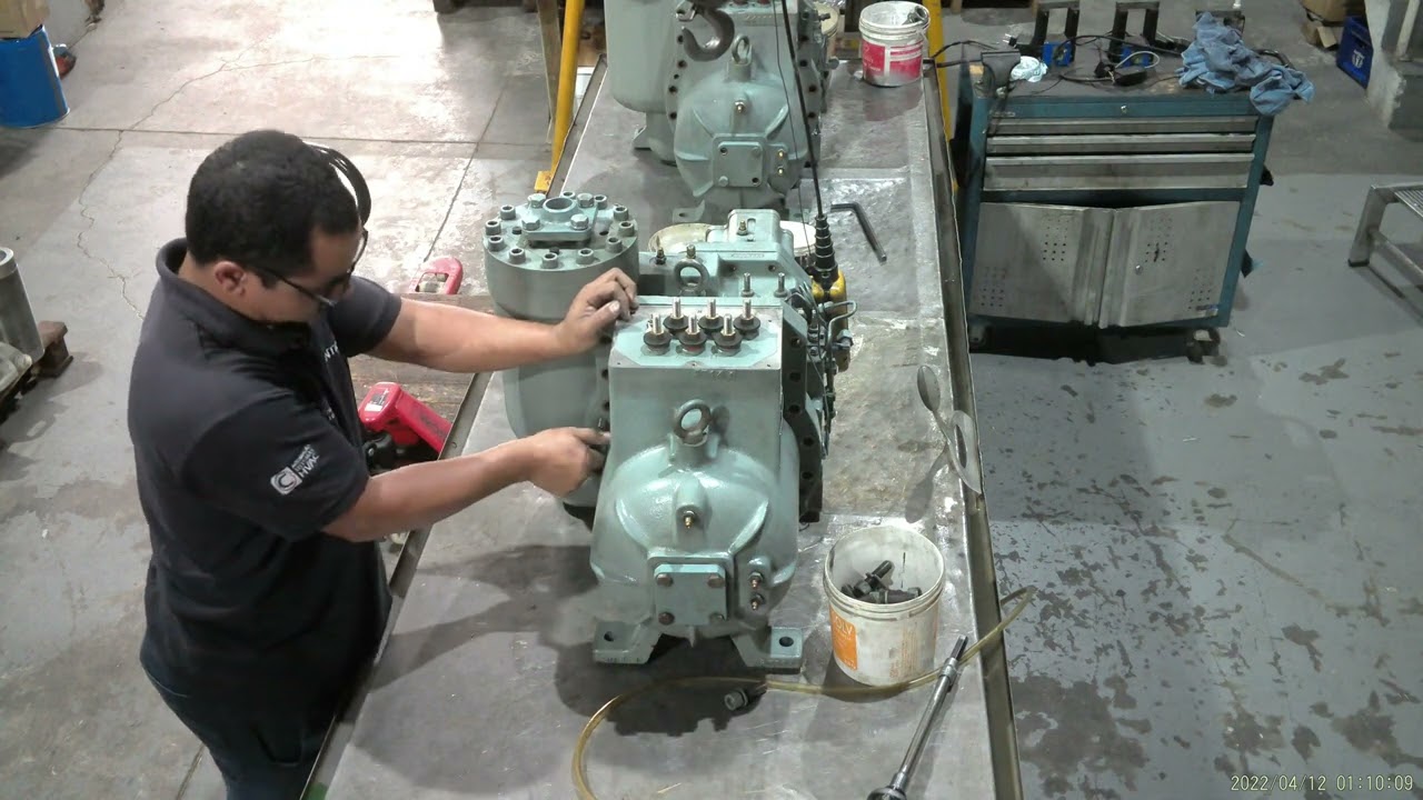 Desmontagem do Compressor Parafuso Samurai da Hitachi