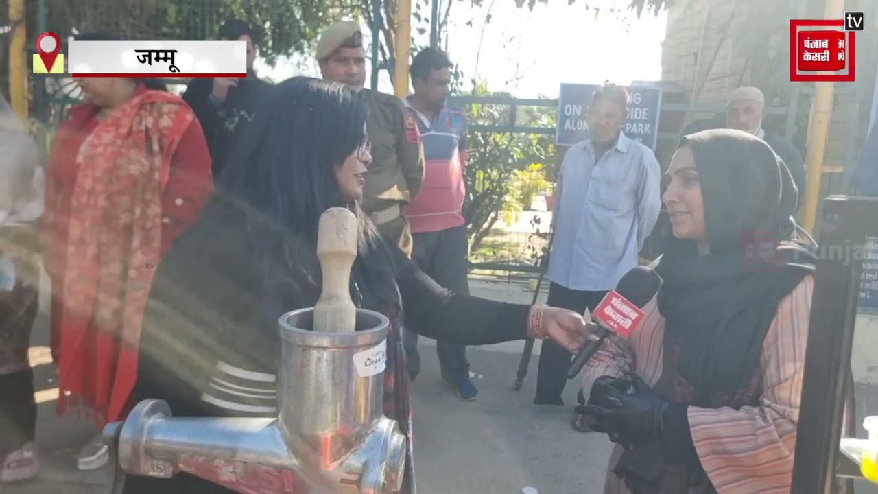 सोशल मीडिया पर वायरल हुई दर्दभरी दास्तां, तो खुद रेहड़ी तक खिंचे चले आए JMC कमिश्नर, Live