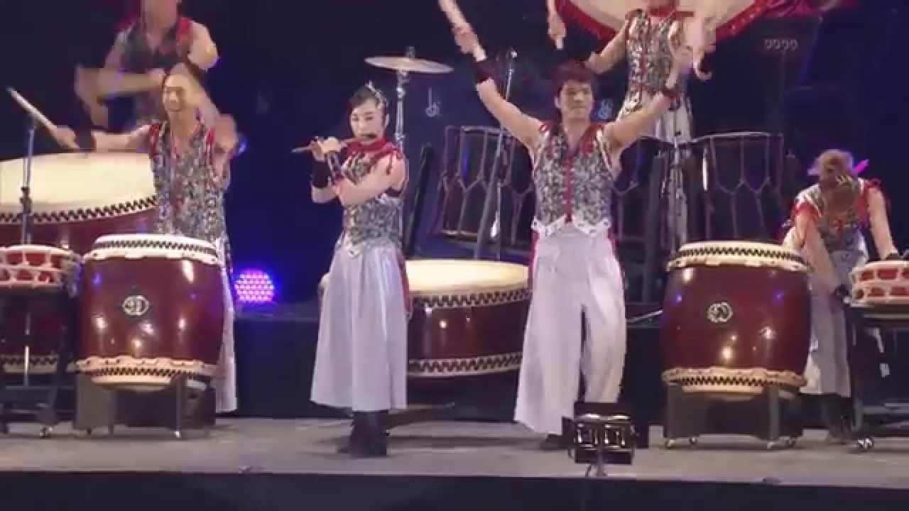 Performance by Dadadadan Tenko at the WORLD JAMBOREE in Japan