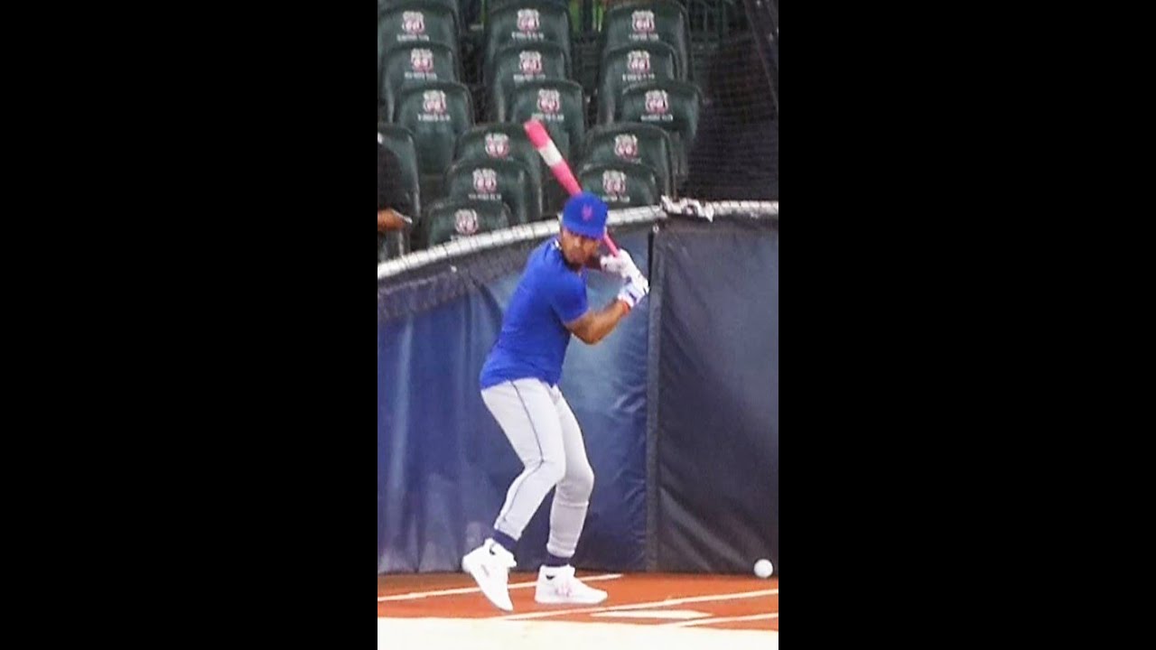Francisco Lindor can't make up his mind...batting practice...Mets vs. Astros...6/21/22