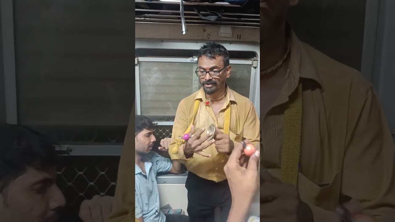 ठेका धरायला लावणारी वारकरी चाल - गणेश बुवा- 🎧 लावूनच ऐका #localtrainbhajan