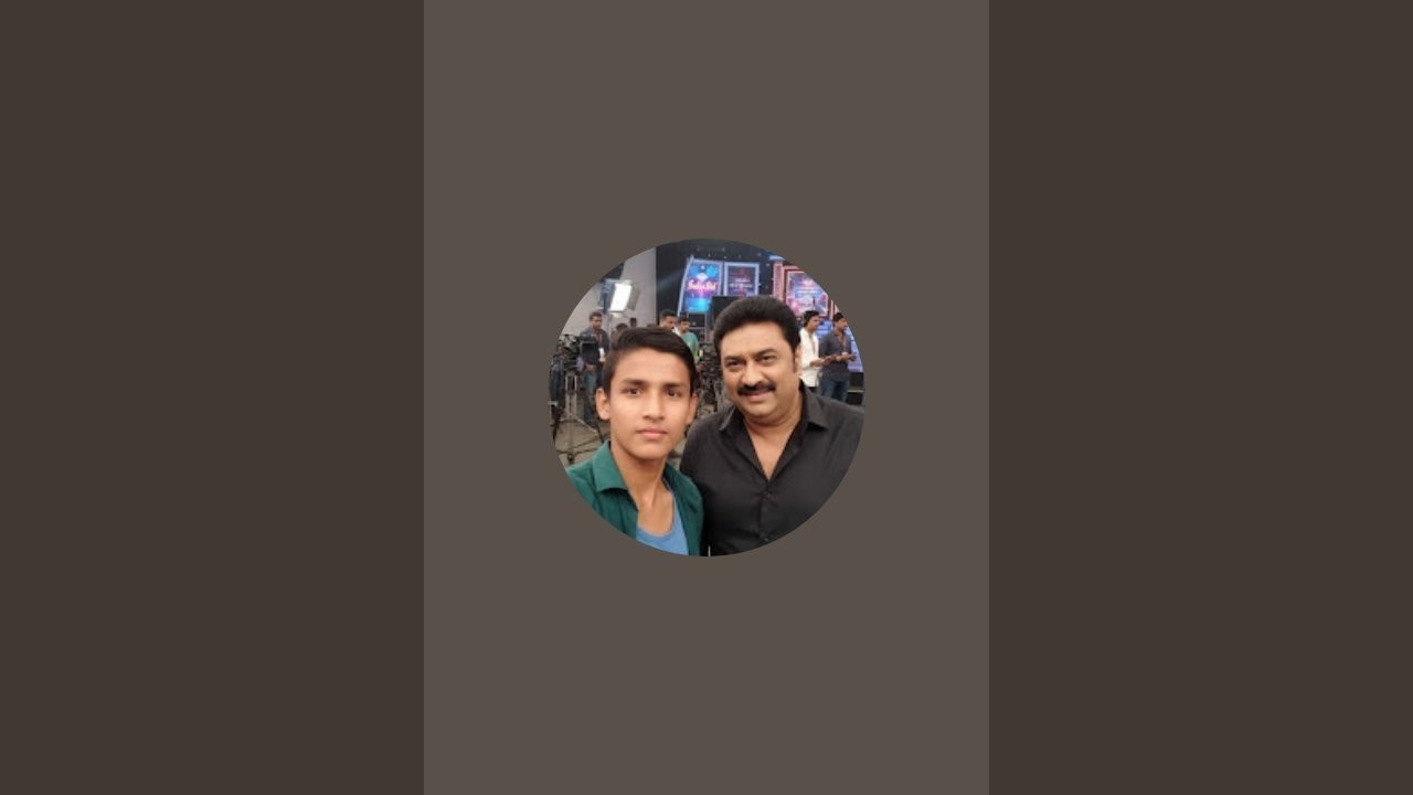 official it's Singer Mohan ram   लाइव है!