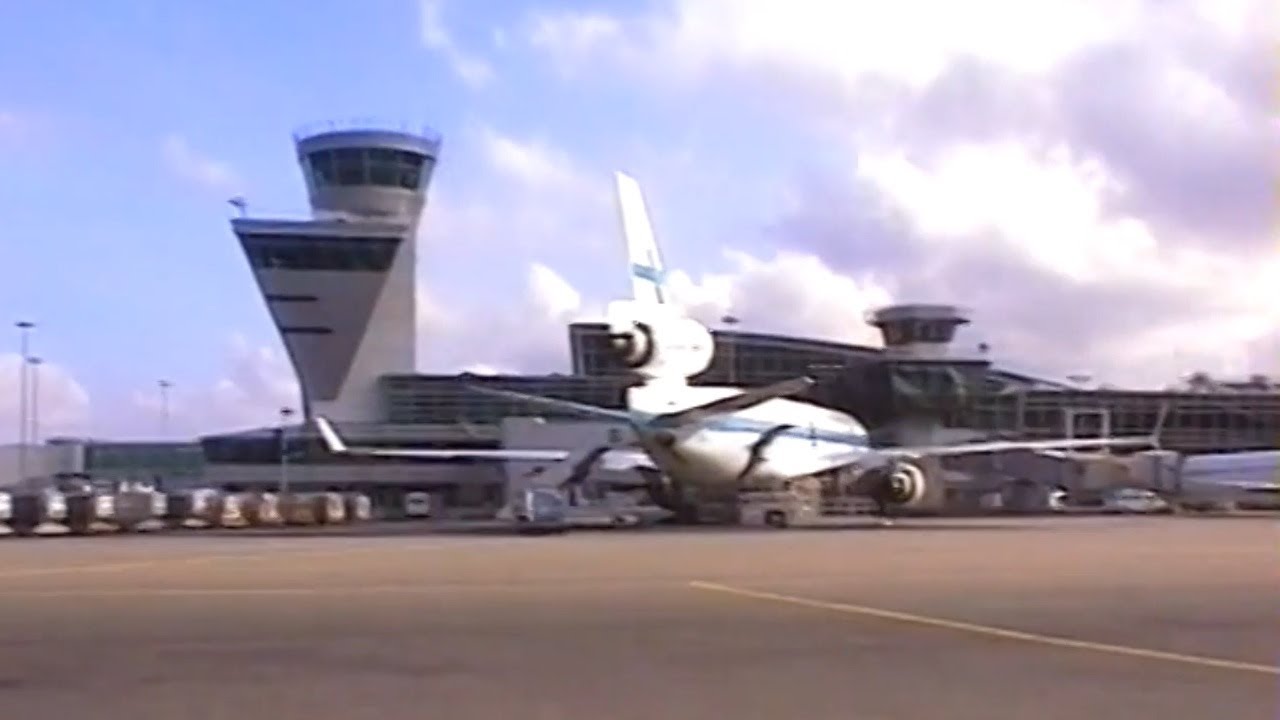 Helsinki Vantaa Airport HEL lentoasema 1999 ... Finnair fleet Boeing 757 MD-11 DC-9 various liveries