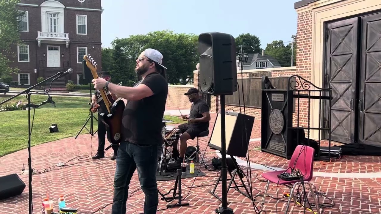 Lars  Chappell trio/Texas flood/(stevie ray vahn cover)food truck Friday/weymouth town hall