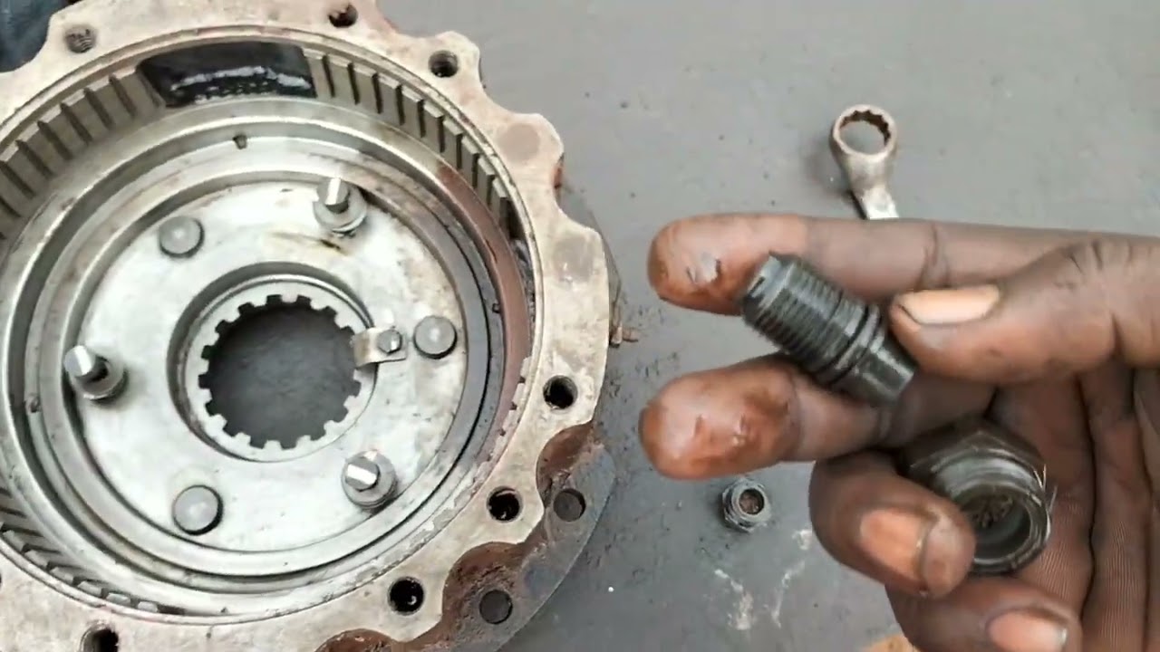 HAMM roller 311 कराउन मे हेडोलिक चल जाता है