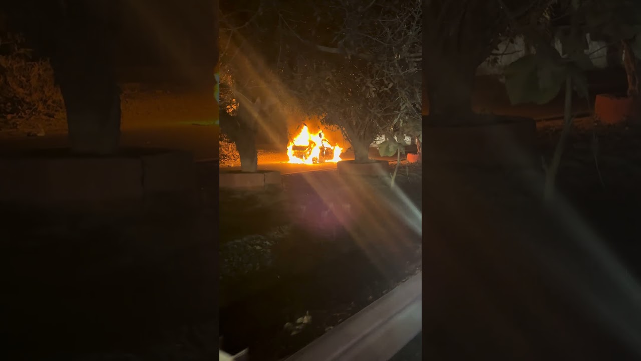 Car Catches fire 🔥 near Shaheed Path, Lucknow| #caraccident #burningcar #accidentnews #lucknow