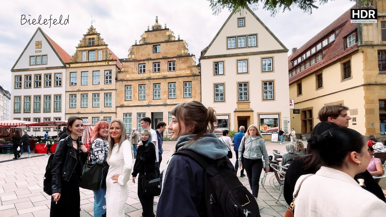[Germany] Bielefeld, people who smile in a pretty way live🇩🇪 4K HDR