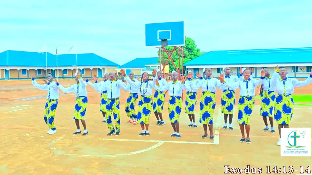 WAAK NHIALIC THONG REK | Youth Dancing in Aweil Town