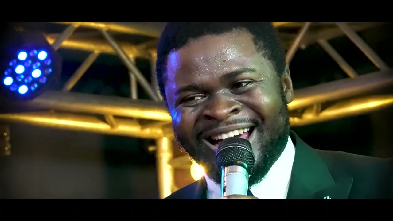 C'est Jésus qui vit en moi Jimmy Mwamba feat Bionick ngoy ( live recording )