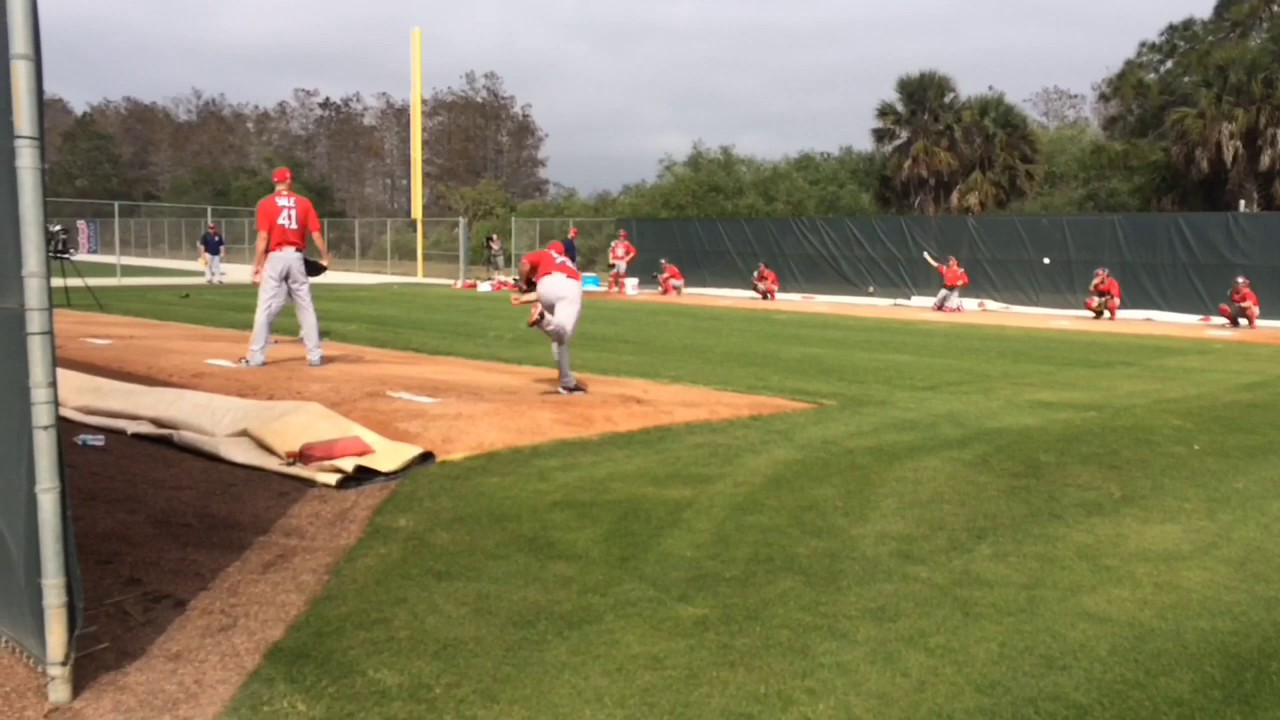 Boston Red Sox ace Chris Sale  (41) throws a bullpen Feb. 14, 2017