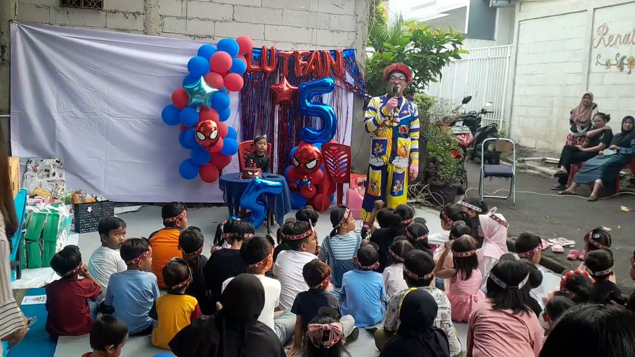 Ultah Lutfan ke 5 bersama om badut