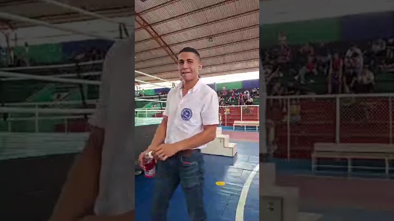 Sonríe cristo te ama mucho 
