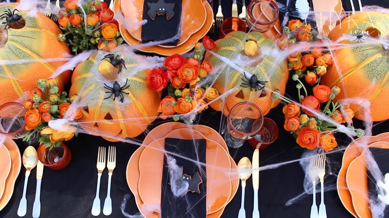 A Terrifyingly Good Halloween Dinner Table