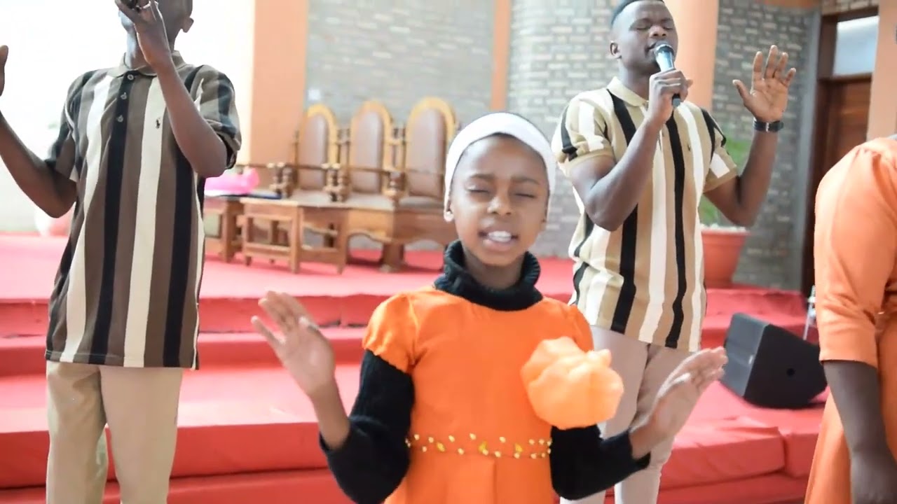 IBADA YA KUSIFU NA KUABUDU KKKT CATHEDRAL DAYOSISI YA MUFINDI DECEMBER 2025