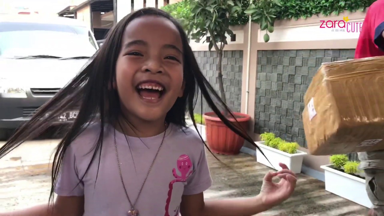 Surprise buat Anak Anak | Zara dan Kenzo HEBOH buka Kado dari Mama | Wooden Pretend Play Kitchen Set