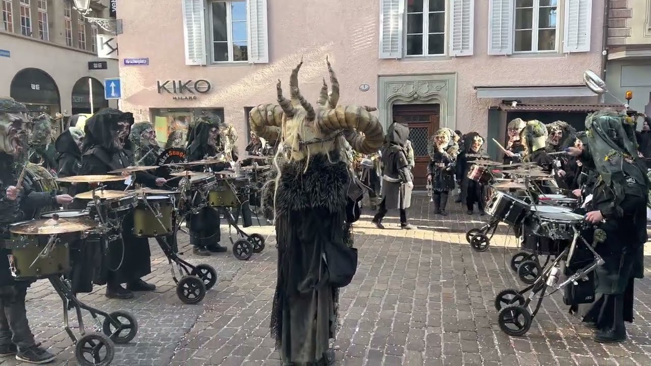 R&uuml;ssSuuger &Auml;mme - Fasnacht Luzern 2023 - Rhythmus Einmarsch