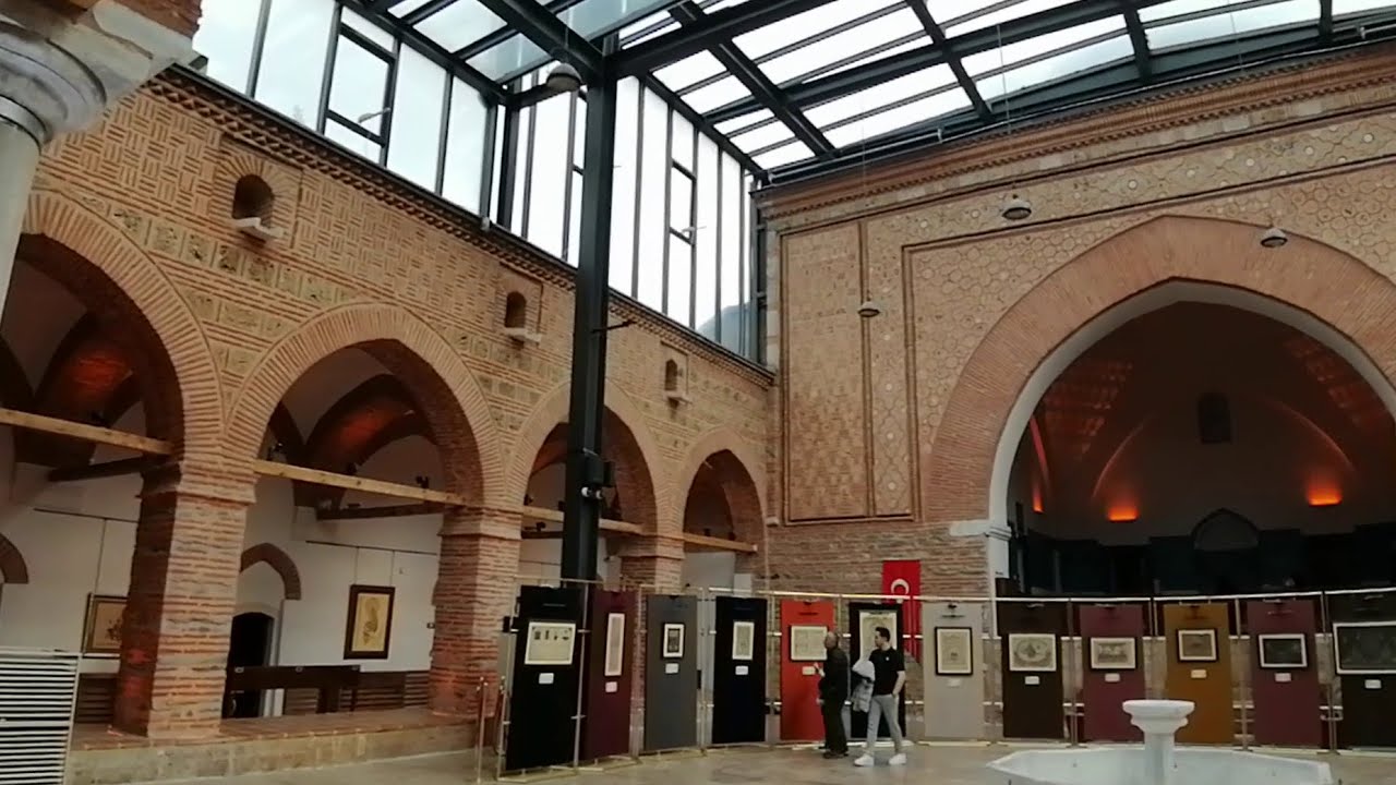 Музей Корана и рукописей  Мурадие , город Бурса , Турция .