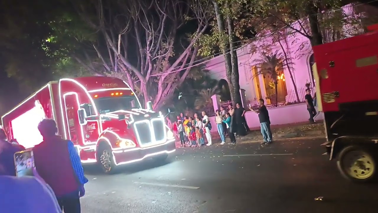 Av. Juárez Guadalajara Jalisco desfile coca cola