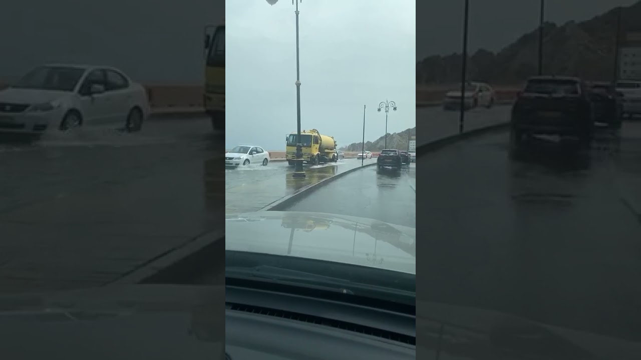 oman muscat cyclone thunder storm 🌩 ⛈ ⚡  2021 muttrah cornish 🇴🇲🇴🇲🇴🇲🇴🇲 live view