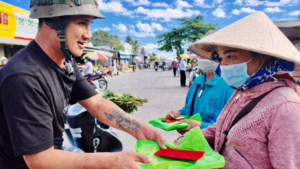 Tết Không Chỉ Là Sum Vầy, Mà Là Sẻ Chia