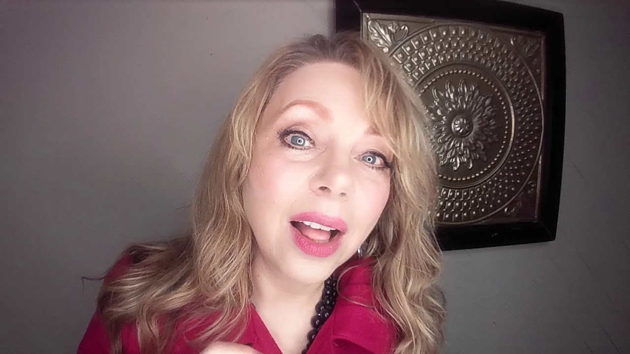 Look Younger (Shorten your Philtrum)