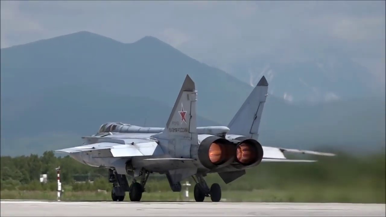 Russian MiG-31 supersonic cruise missile interception