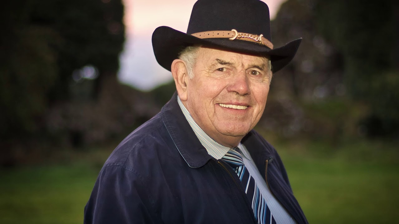 Patsy McCaul Sings 