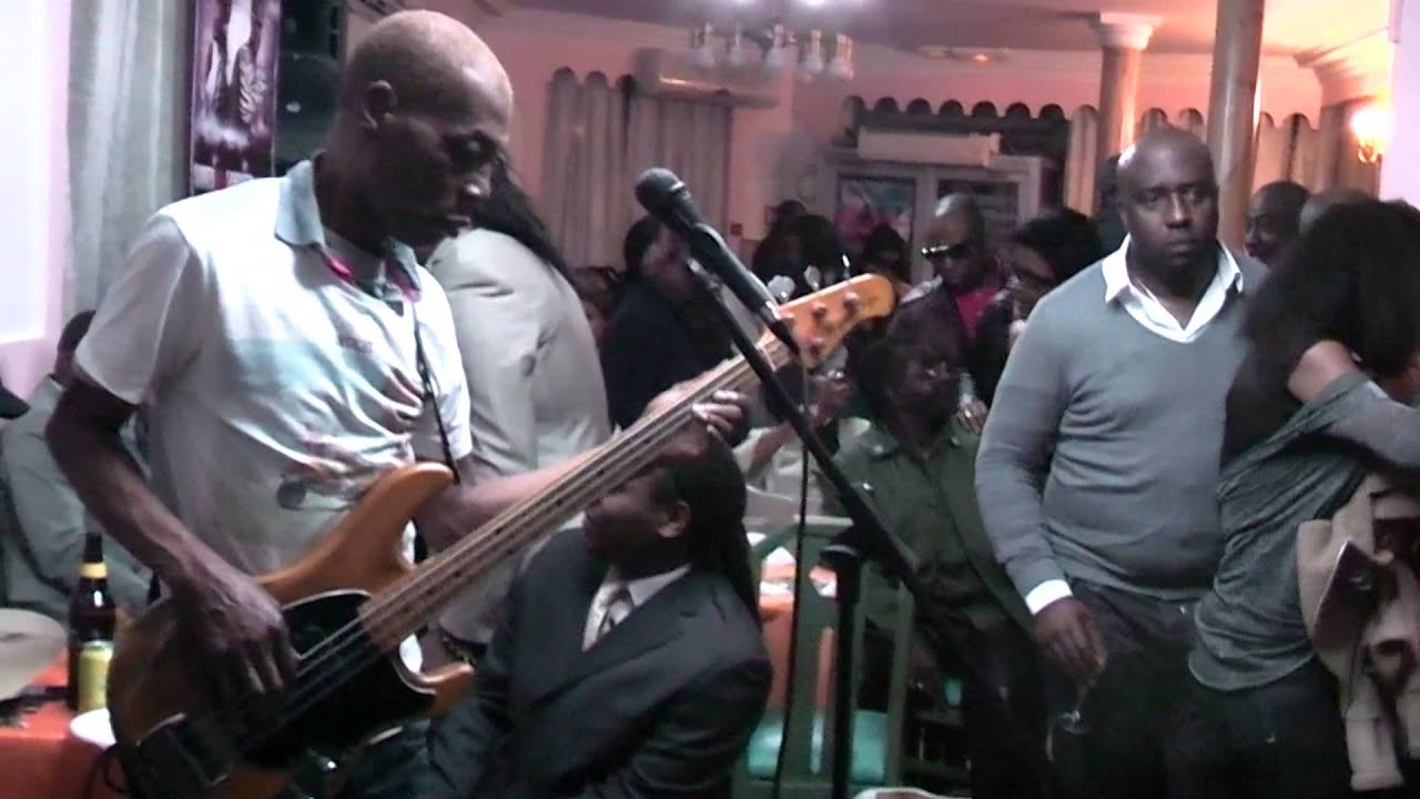 Eeh a muna munyengue na woo nde Jean Dikoto Mandengue cogne sa bass au Foufou Club