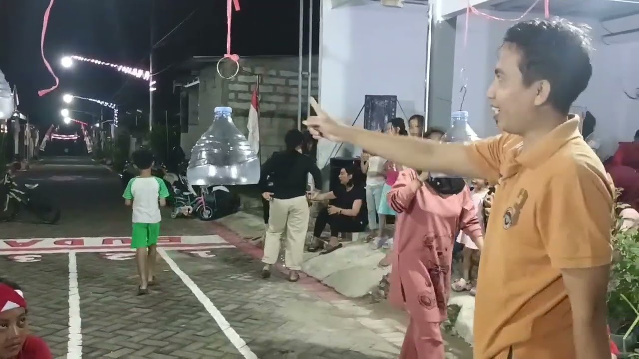 LOMBA KUGERU PALING NGAKAKKK POL POLAN LOMBA AGUSTUSAN PERUM GK BLOK A MADIUN