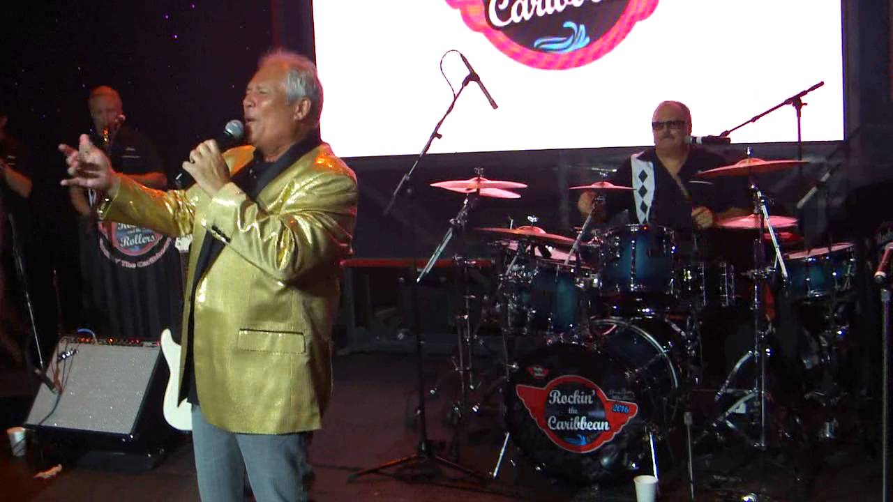 Johnny Contardo sings 
