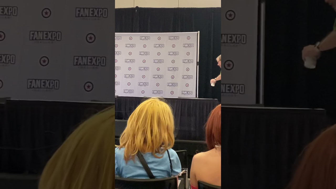 Rodger Bumpass (Squidward) walking in
