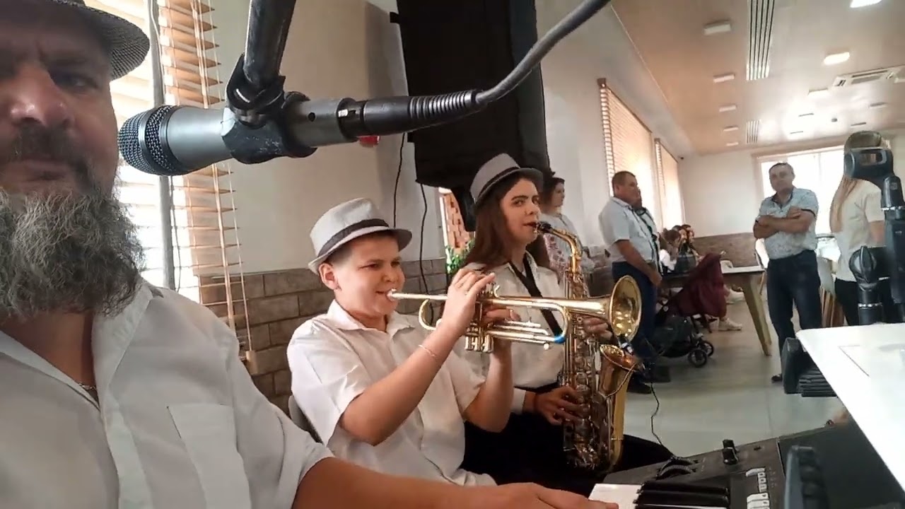 гурт ''Дебют BАND '' молдавский фрейличок!!!🎹🎺🎷