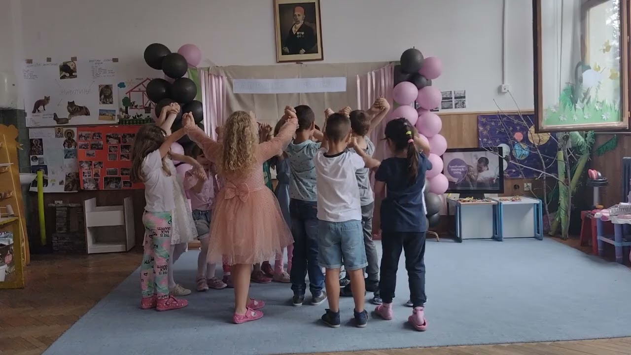 predskolci Majur(zavrsna priredba 23.6.2022)Jedino drugarstvo nema kraj